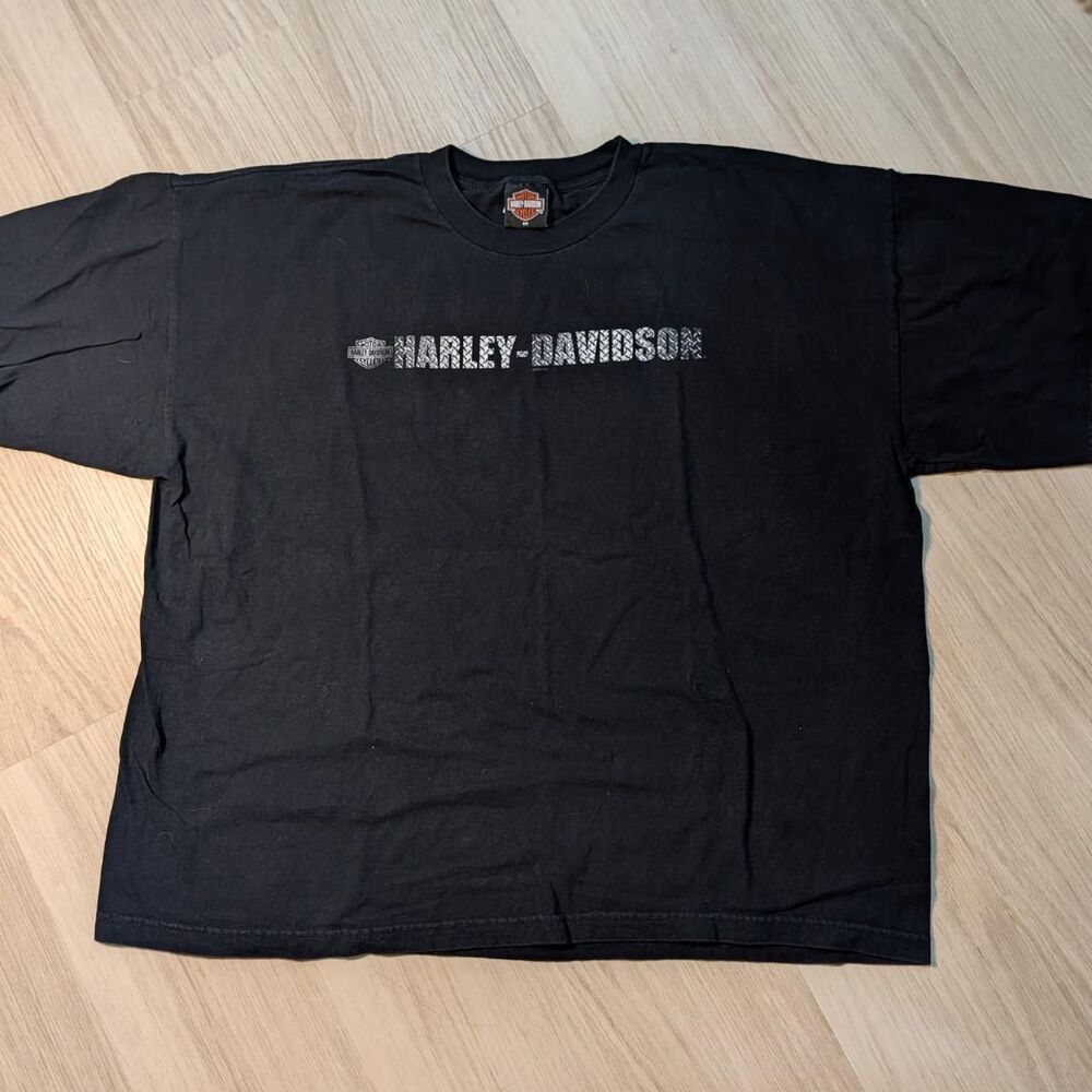 Vintage Harley-Davidson Chi-Town Graphic Tee Metal textured graphic